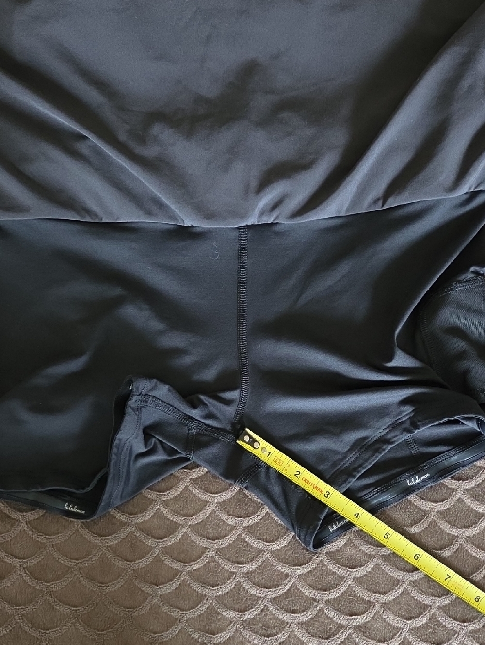 G458. Lululemon Run: Pace Setter Skirt in Black - Size 8 - Picture 6 of 11